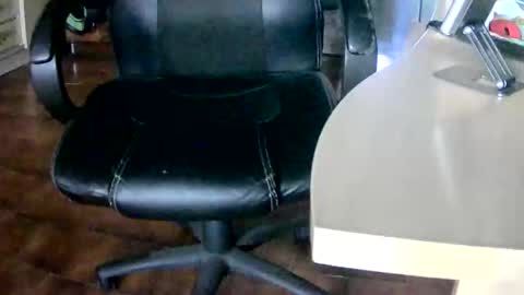 Snapshot of tobikoyuzu chatting on 27, 1, 2025 Tobiko online show from 27, 1, 2025