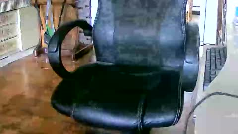 Snapshot of tobikoyuzu chatting on 16, 10, 2025 Tobiko online show from 16, 10, 2025