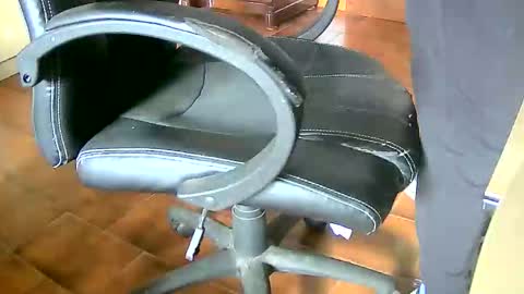 Snapshot of tobikoyuzu chatting on 14, 12, 2025 Tobiko online show from 14, 12, 2025