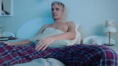 Snapshot of toffmen chatting on 1, 3, 2025 Daniel Bisexual uncut 20cm online show from 1, 3, 2025