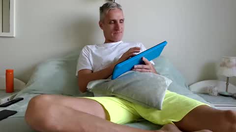 Snapshot of toffmen chatting on 27, 9, 2025 Daniel Bisexual uncut 20cm online show from 27, 9, 2025