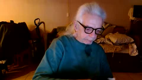Snapshot of tom112292014 chatting on 2, 2, 2026 tom112292014 online show from 2, 2, 2026