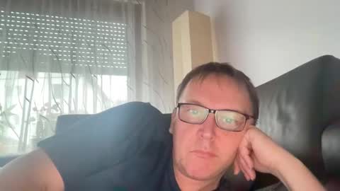 Tom online show from 2, 2, 2025