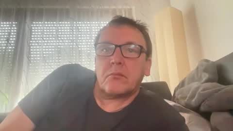 Tom online show from 10, 5, 2026
