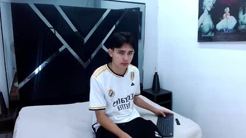 Snapshot of tom_0002 chatting on 5, 12, 2025 tom_0002 online show from 5, 12, 2025