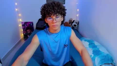 Tom Blue online show from 25, 3, 2026