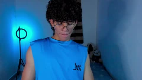 Tom Blue online show from 21, 4, 2026