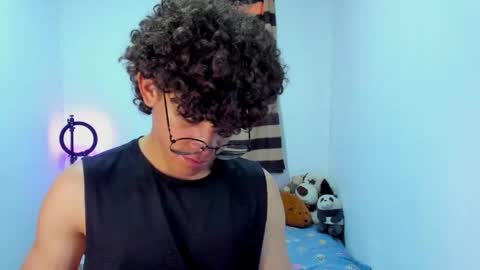 Tom Blue online show from 25, 4, 2026