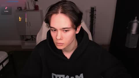 Snapshot of tom_er0s chatting on 3, 2, 2026 Tom online show from 3, 2, 2026