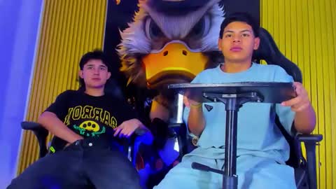 tom_hot20 online show from 25, 11, 2025