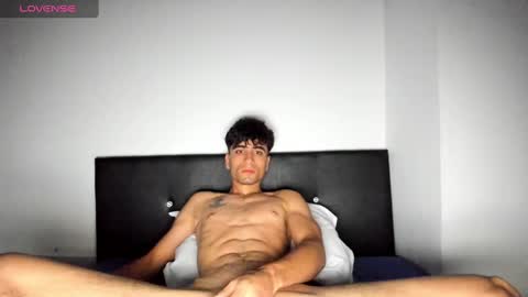 Snapshot of tom_walton chatting on 4, 2, 2025 tom online show from 4, 2, 2025