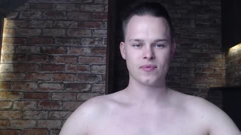 Snapshot of tom_y_ chatting on 2, 11, 2025 Tom online show from 2, 11, 2025