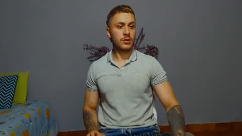 Snapshot of tomdavisxl chatting on 13, 10, 2025 tomDavisXl online show from 13, 10, 2025