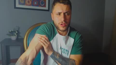 Snapshot of tomdavisxl chatting on 6, 11, 2025 tomDavisXl online show from 6, 11, 2025