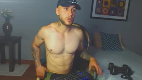 Snapshot of tomdavisxl chatting on 22, 2, 2026 tomDavisXl online show from 22, 2, 2026