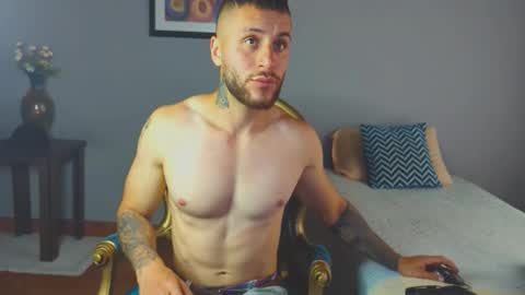 Snapshot of tomdavisxl chatting on 27, 2, 2026 tomDavisXl online show from 27, 2, 2026