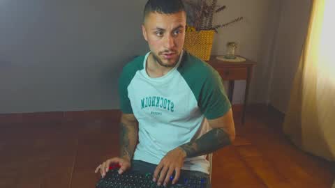 Snapshot of tomdavisxl chatting on 3, 4, 2026 tomDavisXl online show from 3, 4, 2026