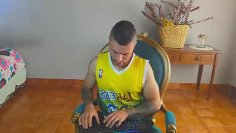 Snapshot of tomdavisxl chatting on 24, 4, 2026 tomDavisXl online show from 24, 4, 2026