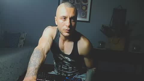 Snapshot of tomdavisxl chatting on 17, 5, 2026 tomDavisXl online show from 17, 5, 2026