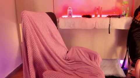 KAELANI online show from 10, 5, 2026
