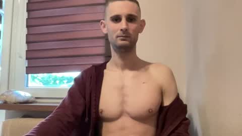 tommilovee online show from 11, 4, 2026