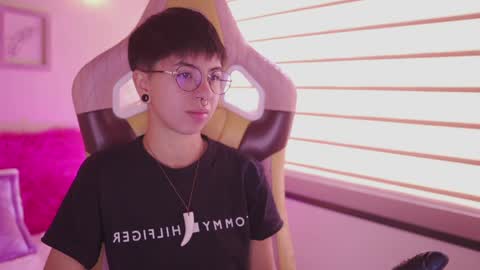 Blue  online show from 22, 4, 2026