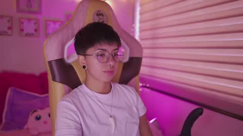 Blue  online show from 25, 4, 2026