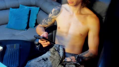 Snapshot of tommy_slater chatting on 28, 1, 2025 Tommy Slater online show from 28, 1, 2025