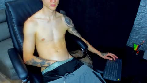 Snapshot of tommy_slater chatting on 4, 3, 2025 Tommy Slater online show from 4, 3, 2025