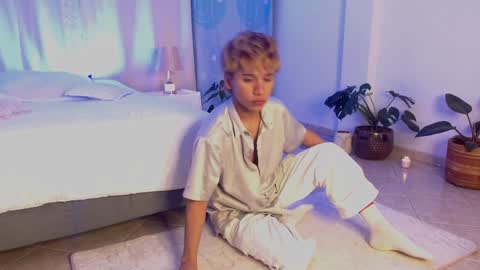 Snapshot of tommyfoxboy chatting on 30, 12, 2024 Tommy Foxboy online show from 30, 12, 2024