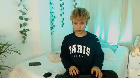 Snapshot of tommyfoxboy chatting on 9, 1, 2025 Tommy Foxboy online show from 9, 1, 2025