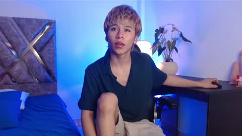 Snapshot of tommyfoxboy chatting on 19, 1, 2025 Tommy Foxboy online show from 19, 1, 2025