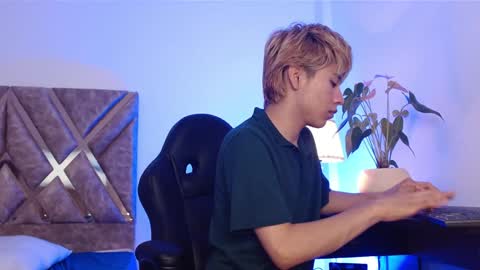 Snapshot of tommyfoxboy chatting on 19, 1, 2025 Tommy Foxboy online show from 19, 1, 2025