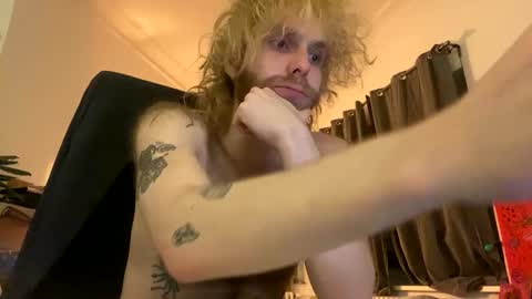 Snapshot of tommyg6420 chatting on 28, 9, 2025 First Show ever 3 online show from 28, 9, 2025