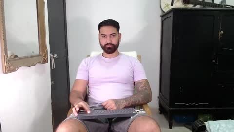 Snapshot of tomy_johnson2 chatting on 1, 12, 2024 Tomas jhonson online show from 1, 12, 2024