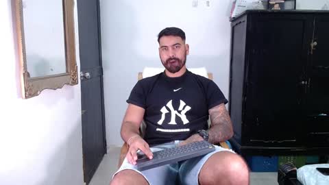 Snapshot of tomy_johnson2 chatting on 26, 1, 2025 Tomas jhonson online show from 26, 1, 2025