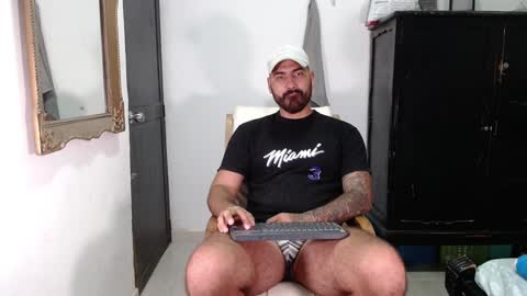 Snapshot of tomy_johnson2 chatting on 28, 1, 2025 Tomas jhonson online show from 28, 1, 2025