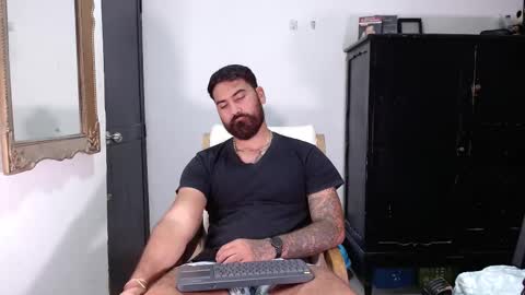 Snapshot of tomy_johnson2 chatting on 5, 3, 2025 Tomas jhonson online show from 5, 3, 2025