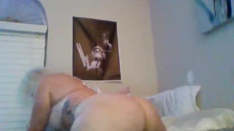 Snapshot of tonitones chatting on 7, 1, 2026 Honeys Snow Bunny online show from 7, 1, 2026