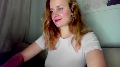 Snapshot of tony_and_alice chatting on 21, 9, 2025 Tony and Alice online show from 21, 9, 2025