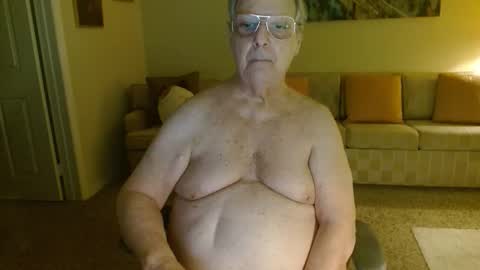 Snapshot of tonysview12000 chatting on 5, 12, 2025 tonysview12000 online show from 5, 12, 2025