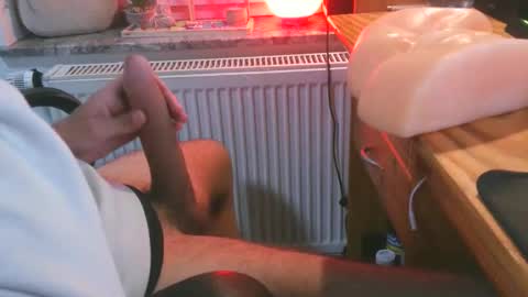 toohugeandstonedxoxo online show from 16, 9, 2025