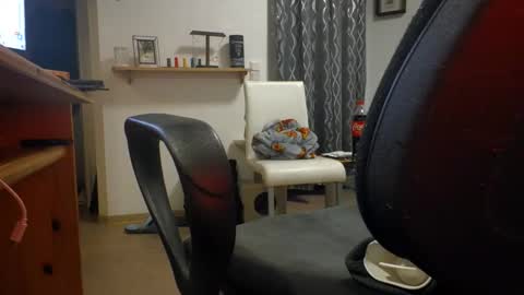 toohugeandstonedxoxo online show from 29, 11, 2025