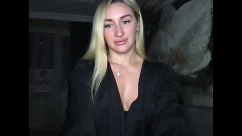 tosyna07555 online show from 1, 12, 2024