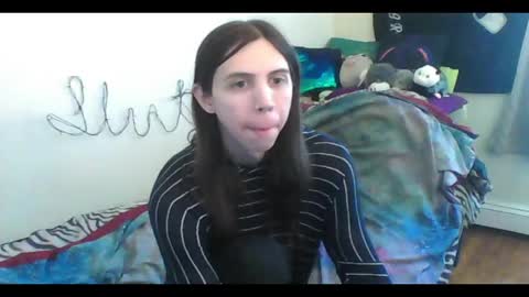 Snapshot of totalfuckingadorable chatting on 8, 5, 2026 Luna online show from 8, 5, 2026