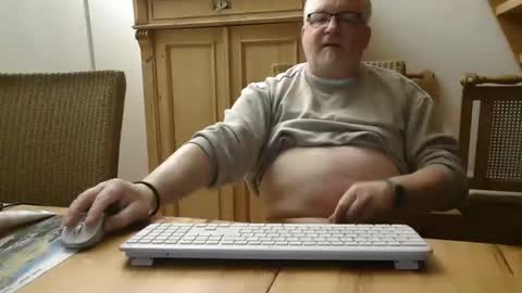 Snapshot of toto758 chatting on 23, 4, 2026 toto758 online show from 23, 4, 2026