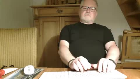 Snapshot of toto758 chatting on 5, 6, 2026 toto758 online show from 5, 6, 2026