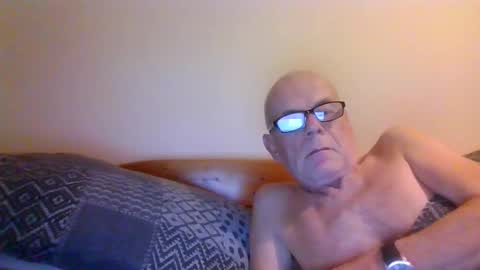 Snapshot of touche5656607203 chatting on 14, 12, 2025 touche5656607203 online show from 14, 12, 2025