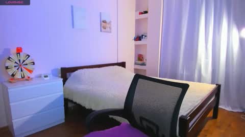 Ellina online show from 1, 12, 2025