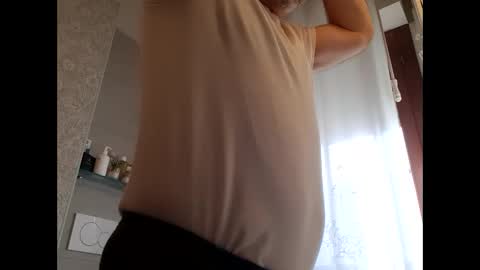 Snapshot of tra649167 chatting on 3, 12, 2025 tra649167 online show from 3, 12, 2025